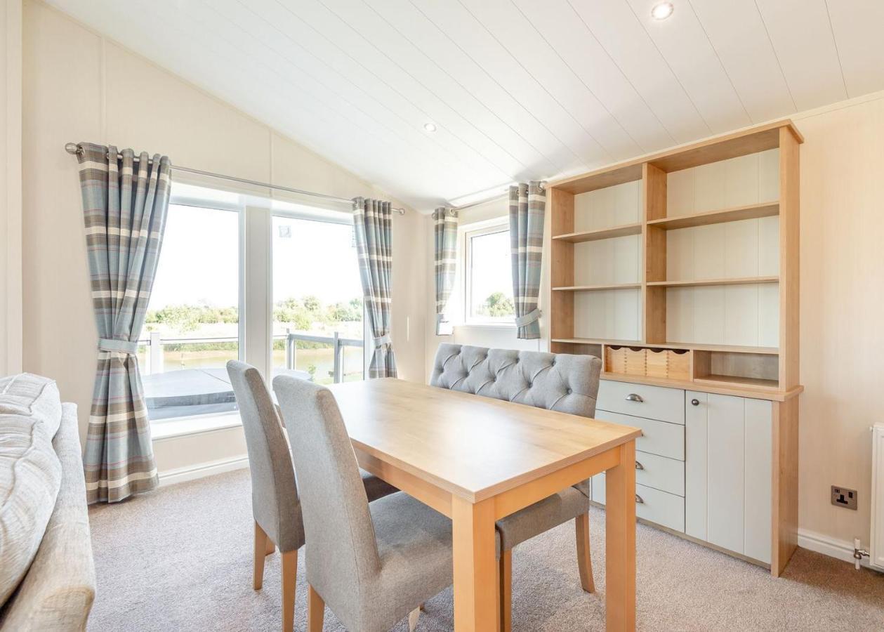 Burgh le Marsh Home Farm Park Lakeside Retreat الغرفة الصورة