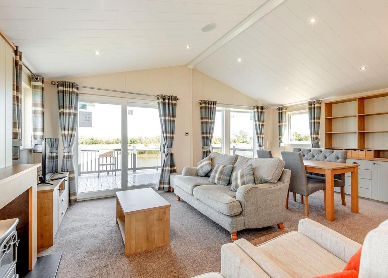 Burgh le Marsh Home Farm Park Lakeside Retreat الغرفة الصورة