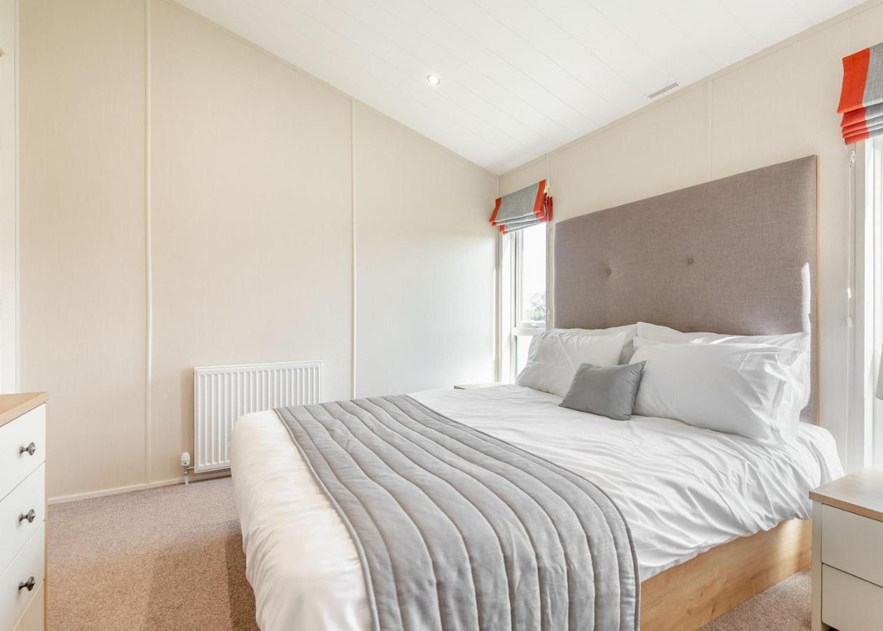 Burgh le Marsh Home Farm Park Lakeside Retreat الغرفة الصورة
