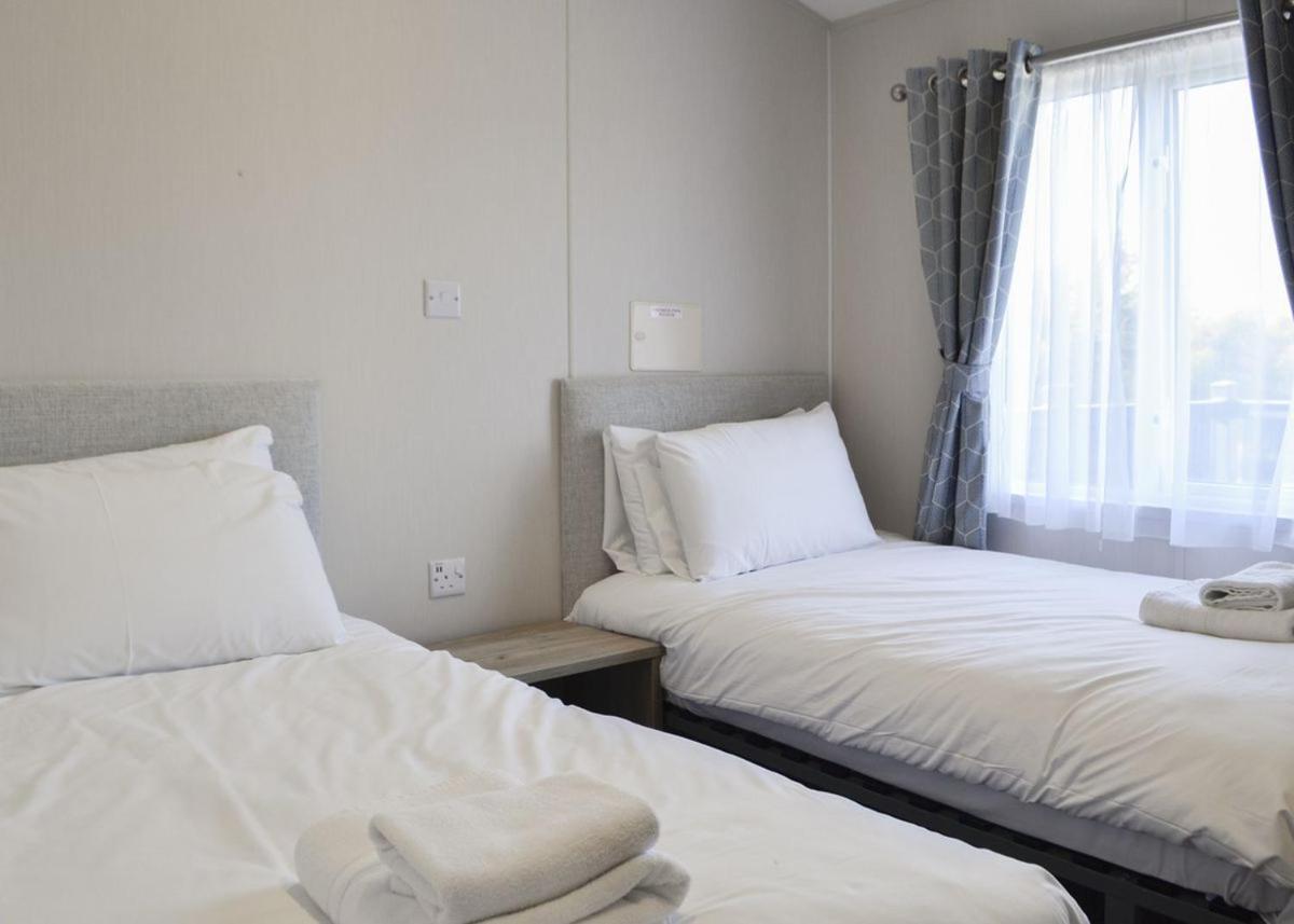 Burgh le Marsh Home Farm Park Lakeside Retreat الغرفة الصورة