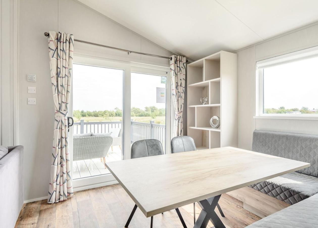 Burgh le Marsh Home Farm Park Lakeside Retreat الغرفة الصورة