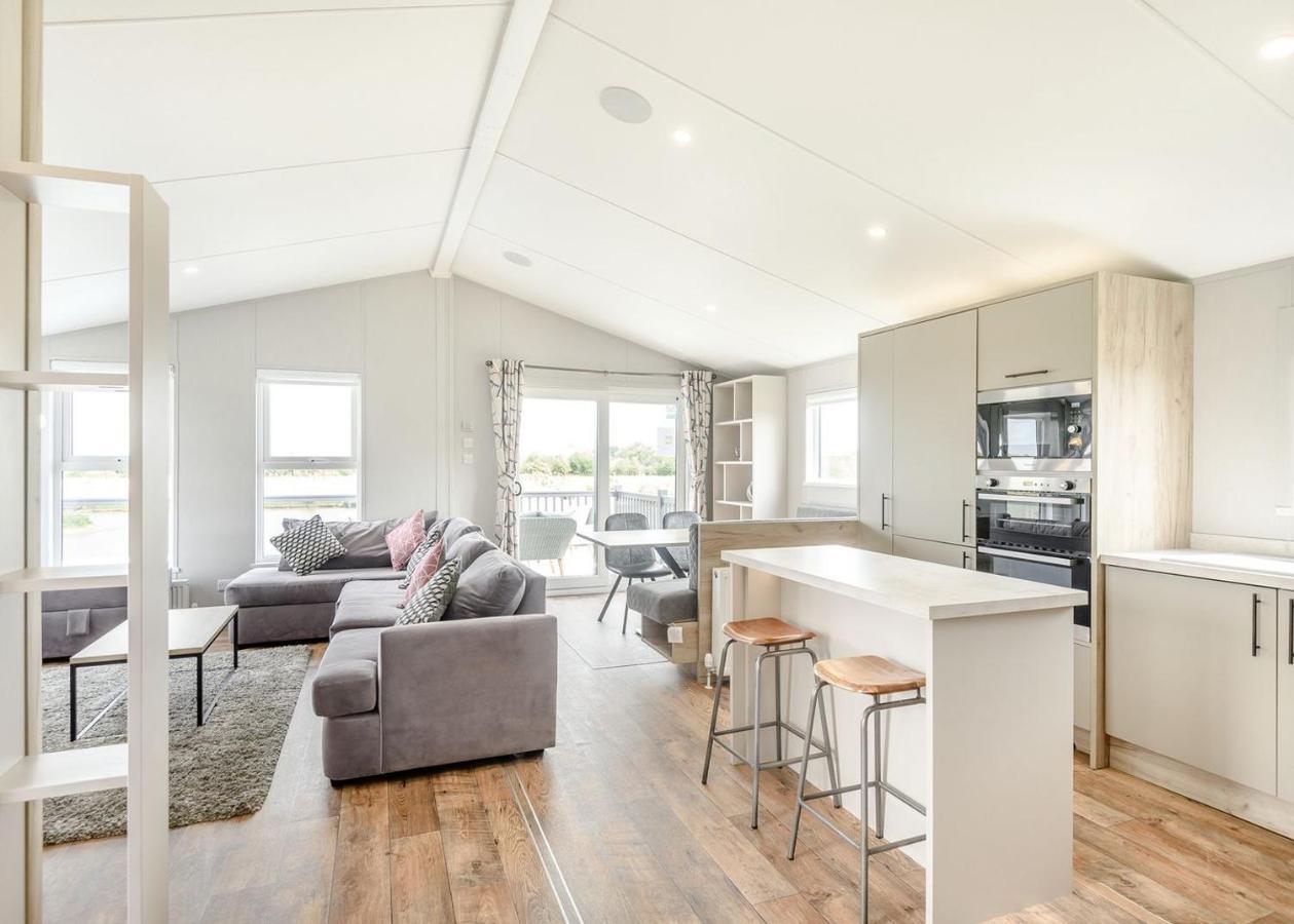 Burgh le Marsh Home Farm Park Lakeside Retreat الغرفة الصورة
