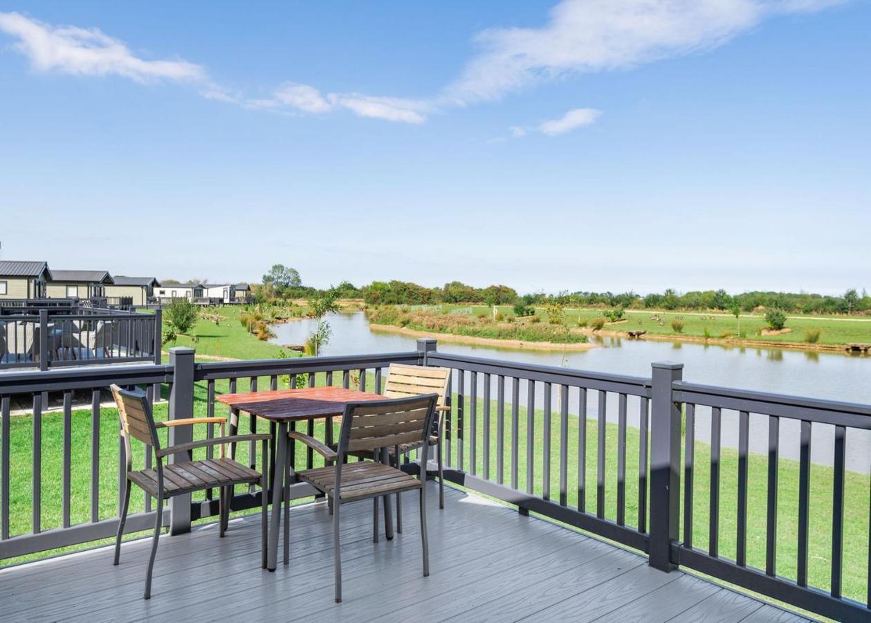 Burgh le Marsh Home Farm Park Lakeside Retreat الغرفة الصورة