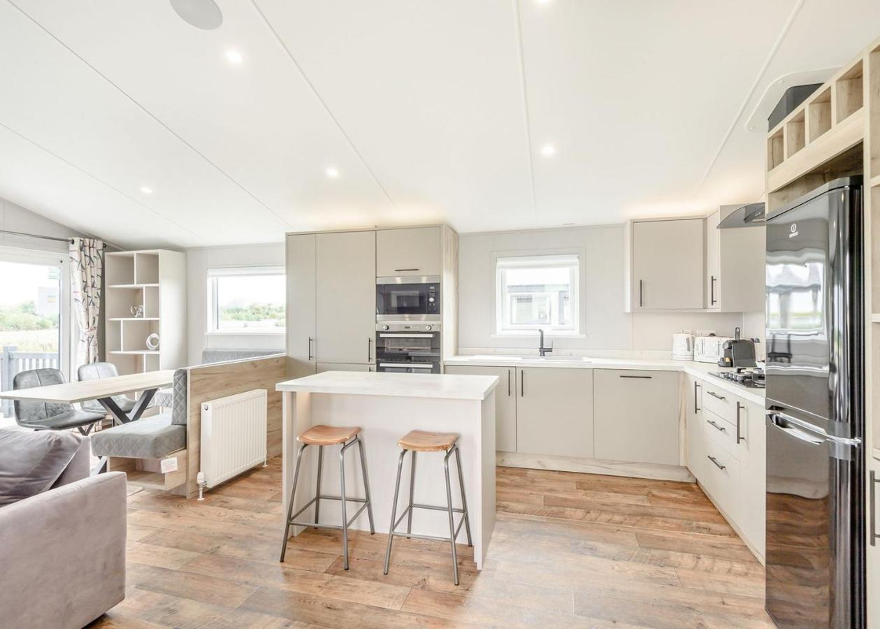 Burgh le Marsh Home Farm Park Lakeside Retreat الغرفة الصورة